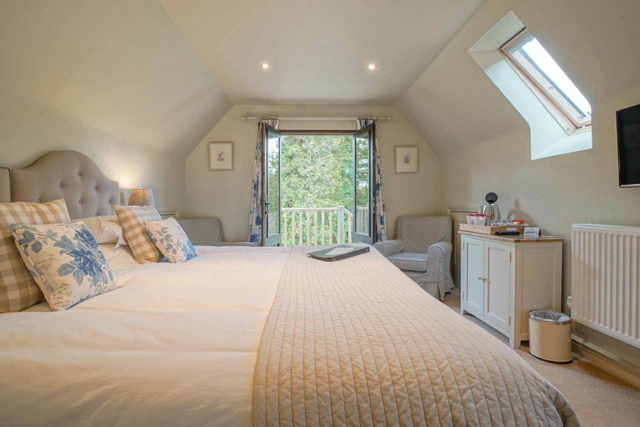 Great Ashley Farm Bed And Breakfast & Shepherds Huts Bradford-On-Avon Dış mekan fotoğraf