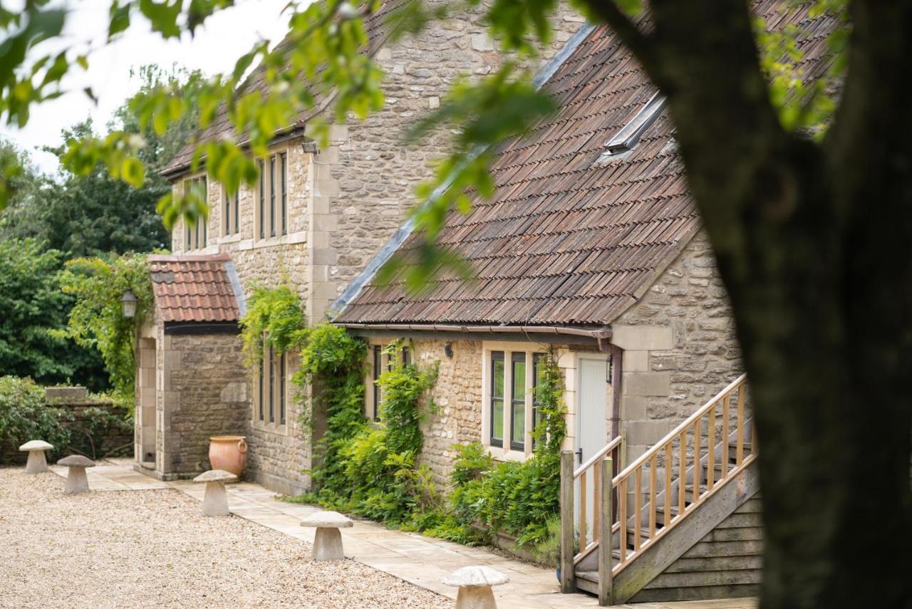 Great Ashley Farm Bed And Breakfast & Shepherds Huts Bradford-On-Avon Dış mekan fotoğraf